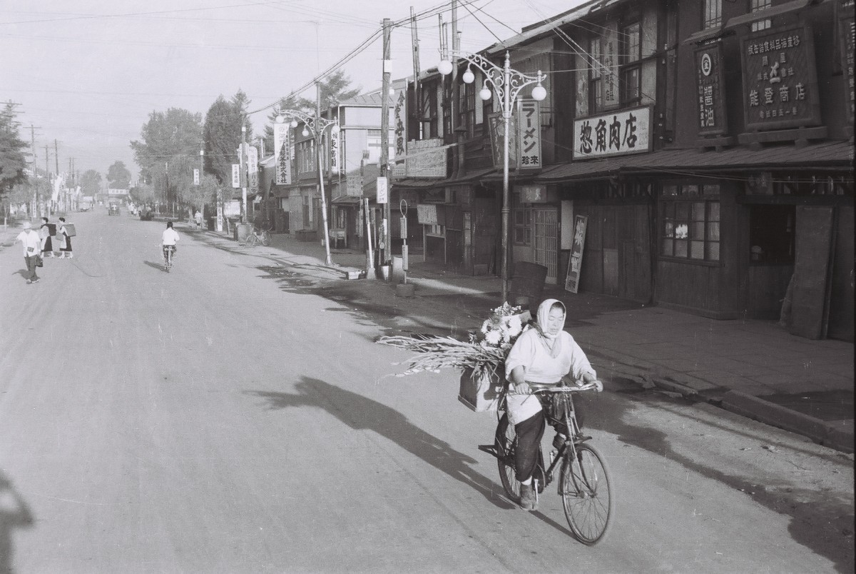昭和30年代 西2条南9丁目南辺を西側に撮影