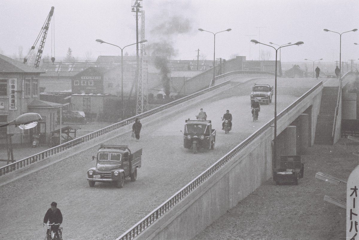 昭和30年代 大通り跨線橋2