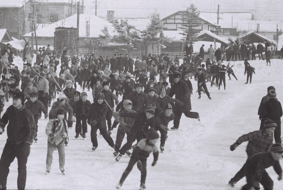昭和30年代 帯広小学校のスケートリンク3