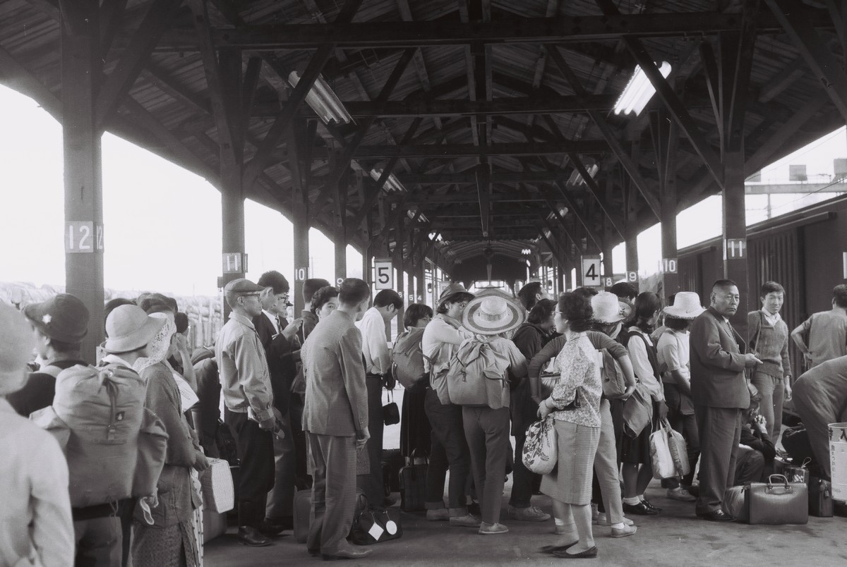 昭和30〜40年代 帯広駅プラットホーム
