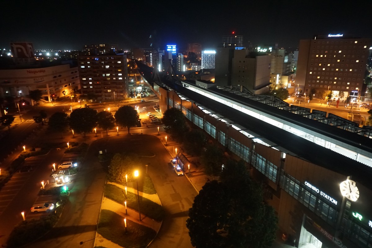 令和4年6月18日の帯広駅と鉄道高架（ホテル日航ノースランド帯広1006号室より撮影）